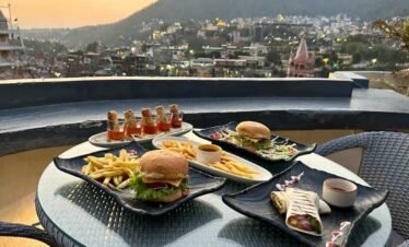 Bunk Stay Cafe and Hostel