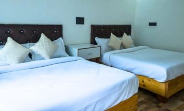 H7 Stay AC Cottage - Four Sharing Room