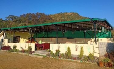 Mountain Whisper Camp Dinning Area