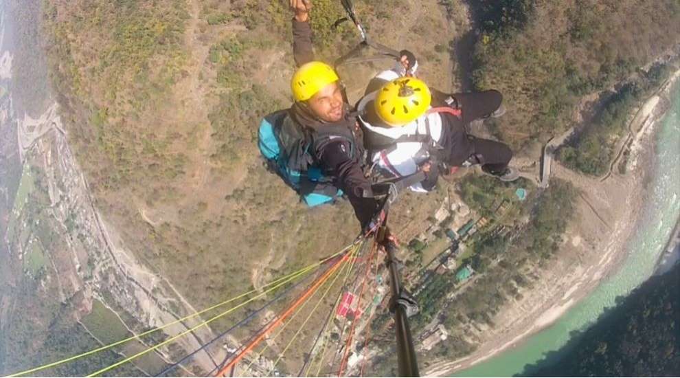 Paragliding in rishikesh